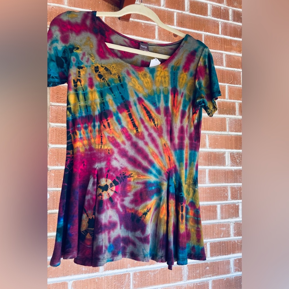 Tie-dye stretch top